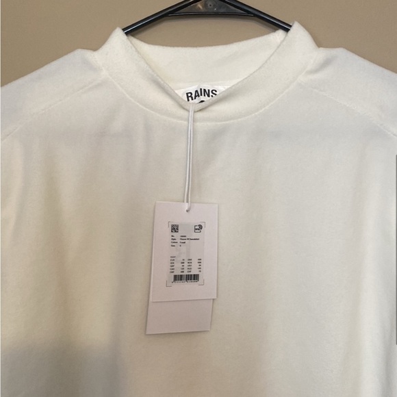 134. NWT RAINS fossil white fleece cropped sweatshirt size small - Picture 4 of 6